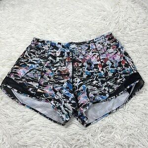 Lululemon Hotty Hot Short II (Long 4") Culture Clash Multi Black / Black